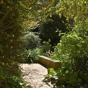 Couette-café Jardin Secret, Moulins (Allier)