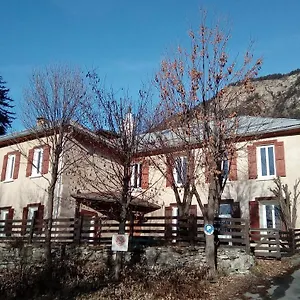 Maison Familiale Des Gueyniers Couette-café Jausiers